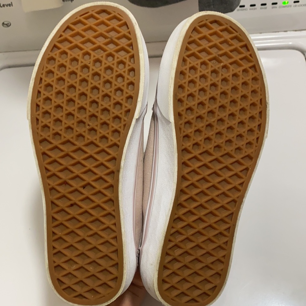 Vans - Picture 2 of 4